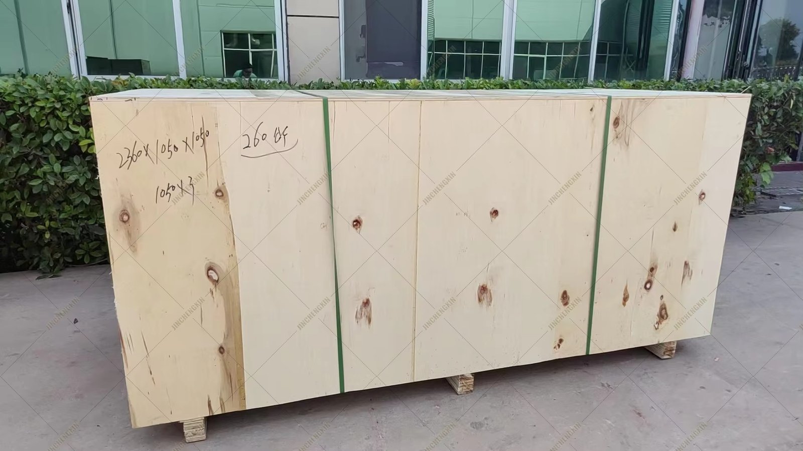 Granulator Furaje Porci: Reglaje Specifice pentru o Digestie Optimă 4 Granulator furaje porci MAIKONG în proces de producție de granule